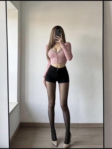 Kylie photo 6