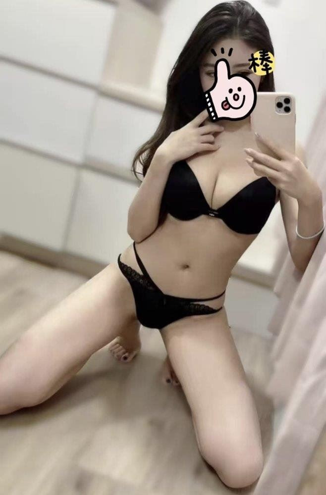 Sexy Babe photo 12