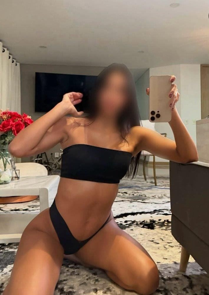 YOURCOLOMBIANBABE photo 3